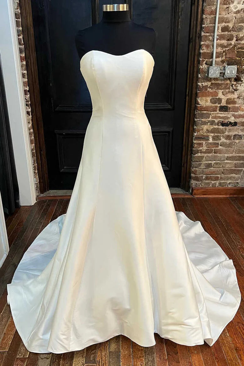 Vestido de novia largo de corte A con escote en forma de corazón